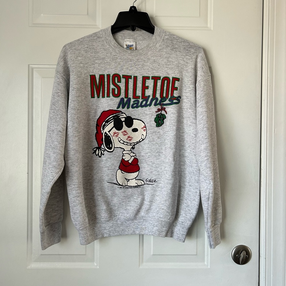 Vintage 90’s Snoppy Mistletoe Madness Sweatshirt Size S